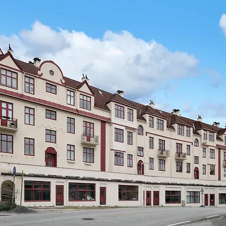 Moderne Leilighet Med Sjoutsikt Apartamento